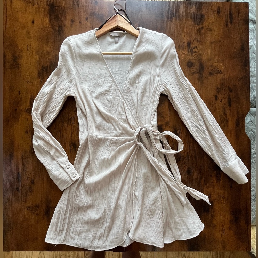 Women's Crinkle Wrap Mini Dress S Greige Beige Long Sleeve Tie Waist Textured